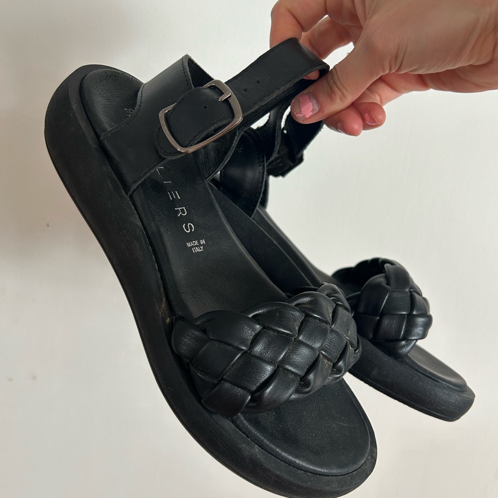 Ateliers Bara Sandles